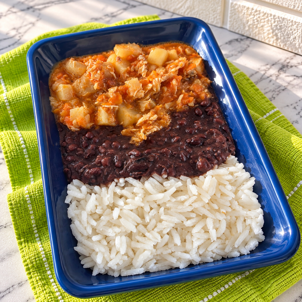 Marmitinha de 250g - Moquequinha de Peixe, Arroz Branco e Feijão Azuki
